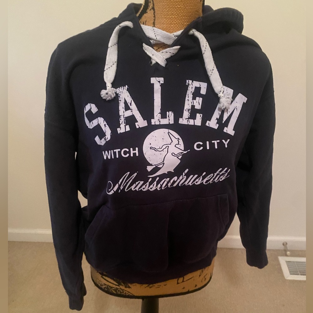 Salem, MA Sweatshirt